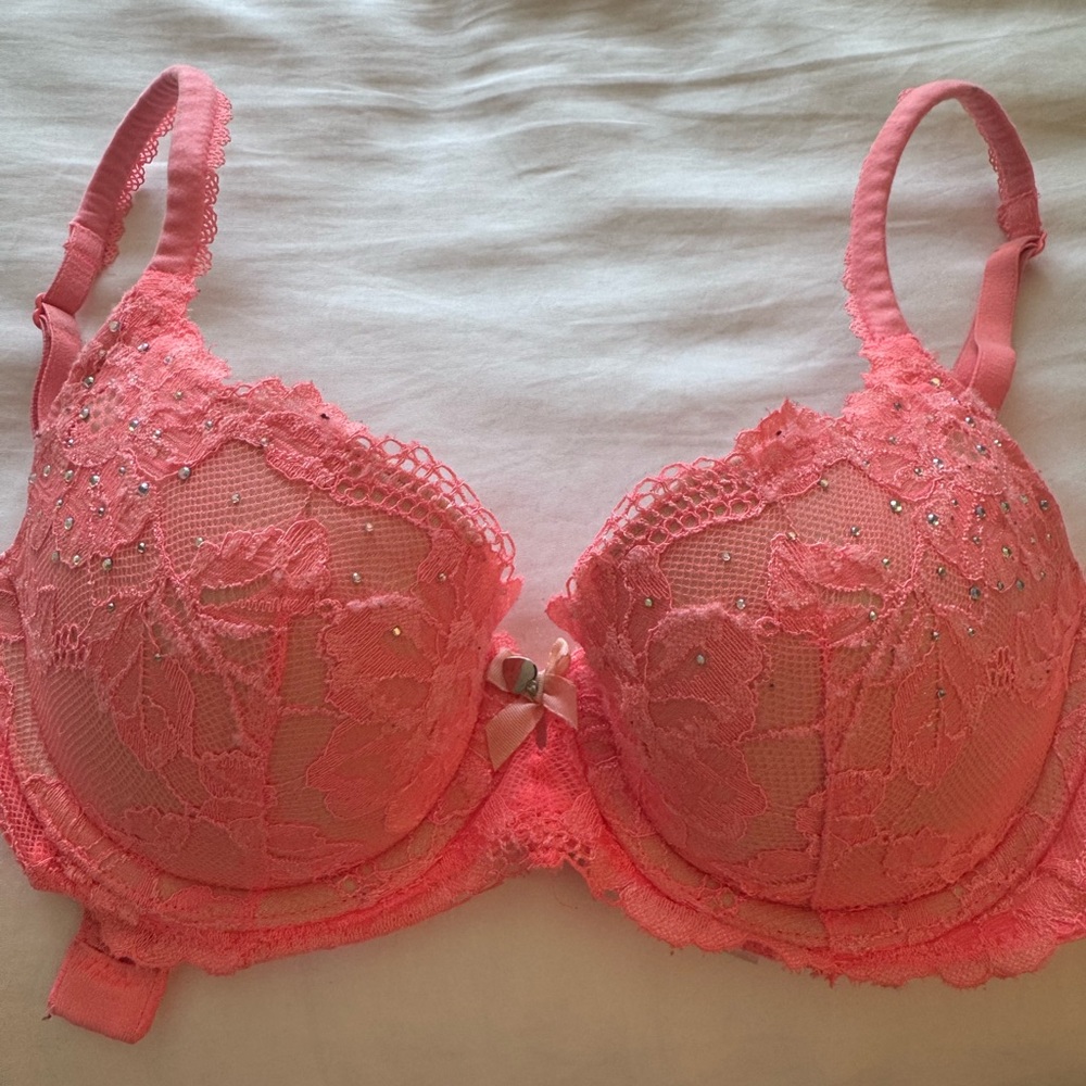 Victorias Secret Body by Victoria pink Lace Bra